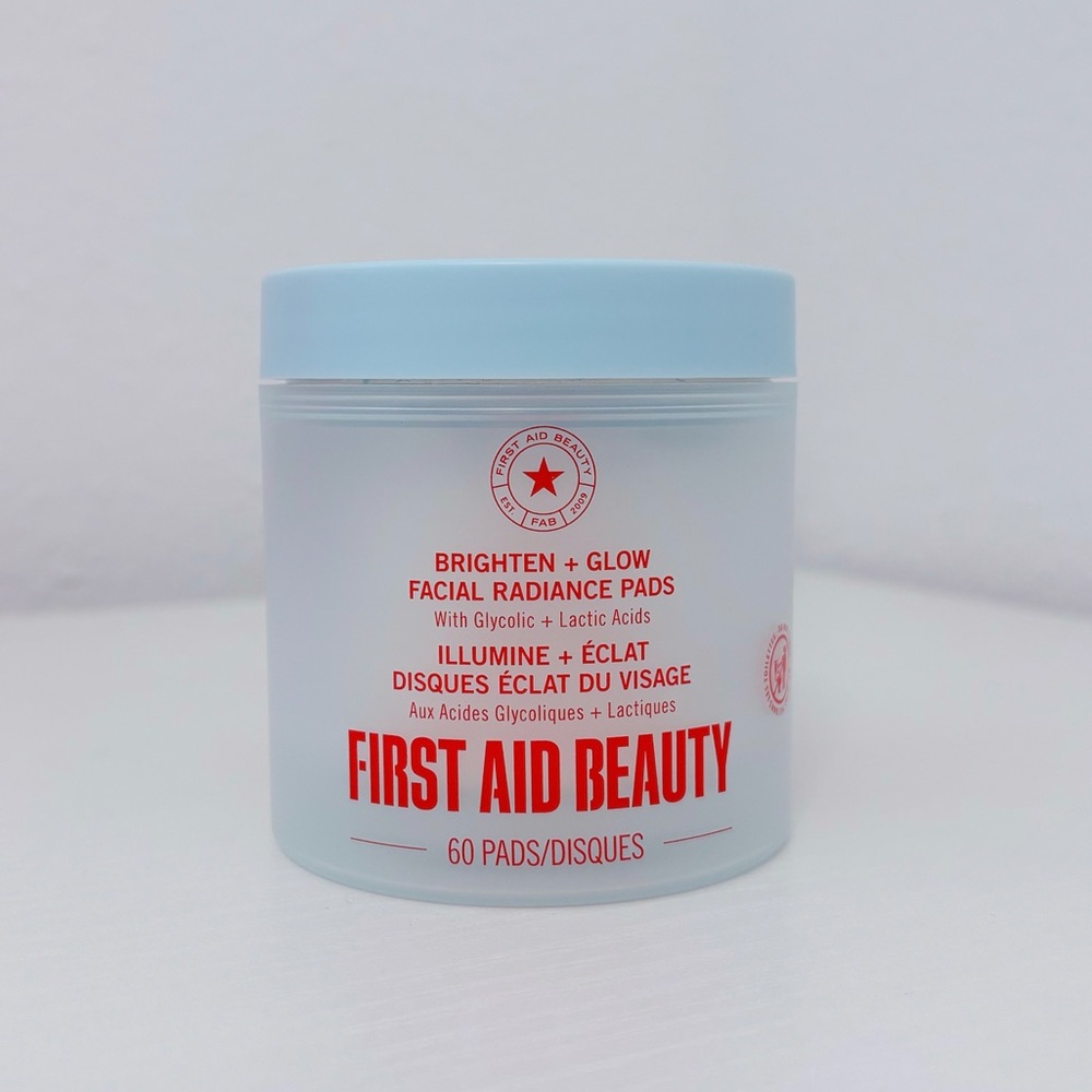 FIRST AID BEAUTY Brighten + Glow Facial Radiance Pads (60 pads)